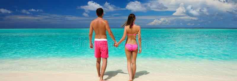 couple-beach-maldives-tropical-30616533